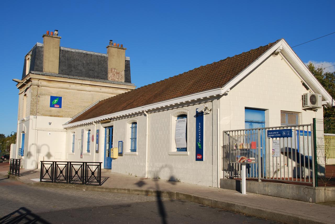 Hotel Dg Méry-sur-Oise Dış mekan fotoğraf